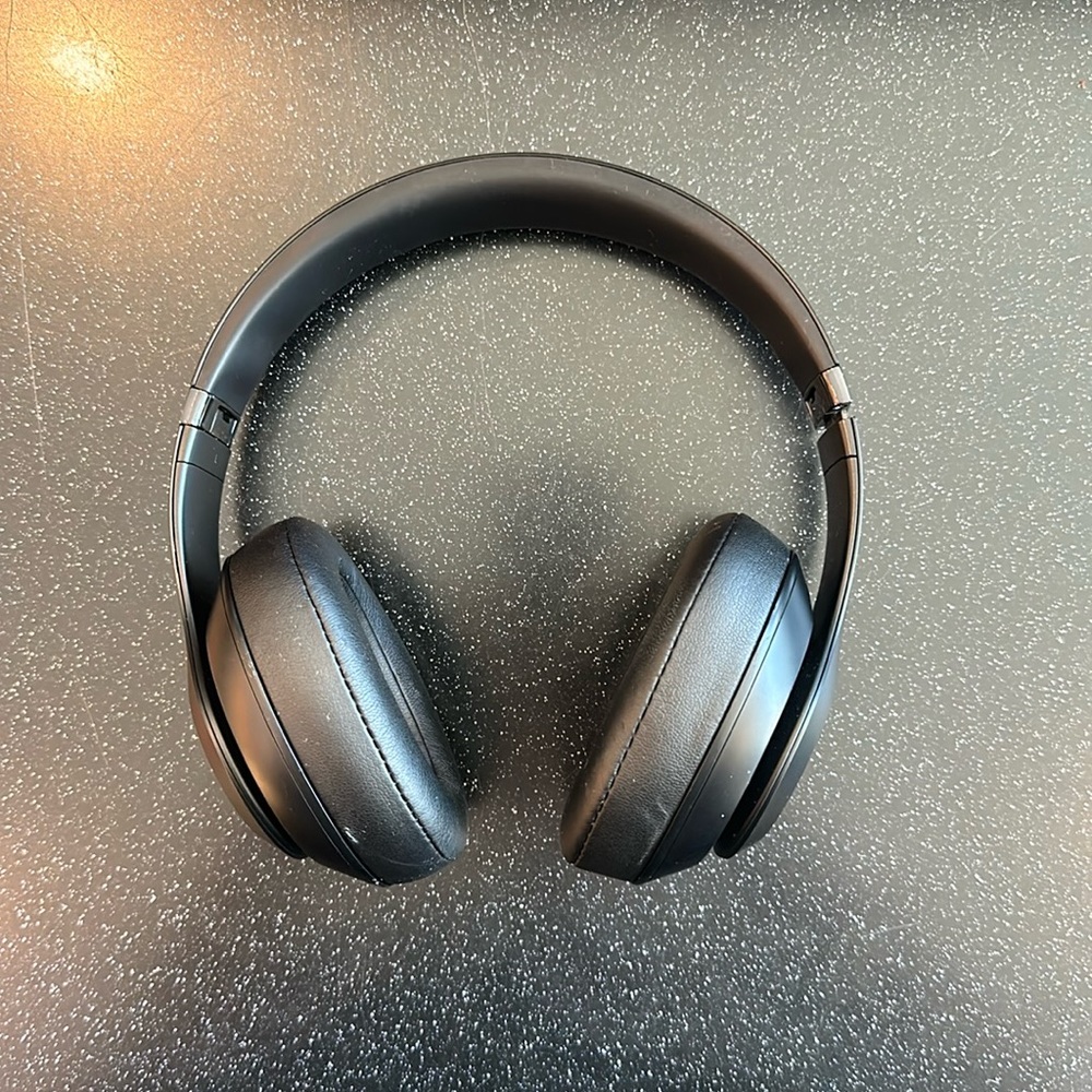 Beats Studio3 Over-Ear Noise Canceling Bluetooth Wireless Headphones Black